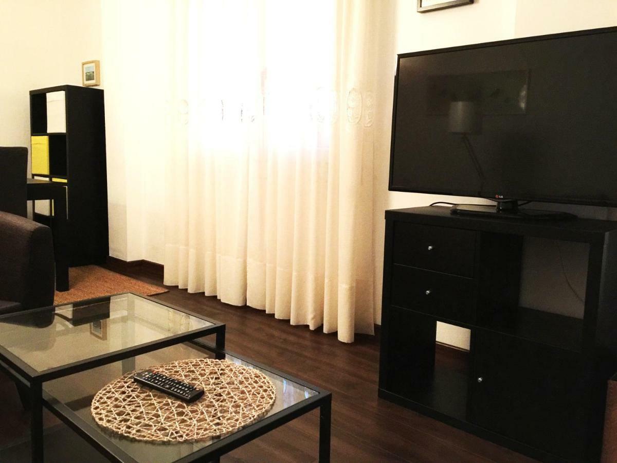 Апартаменти Apartamento Vilanova Віланова-де-Ароуса Екстер'єр фото